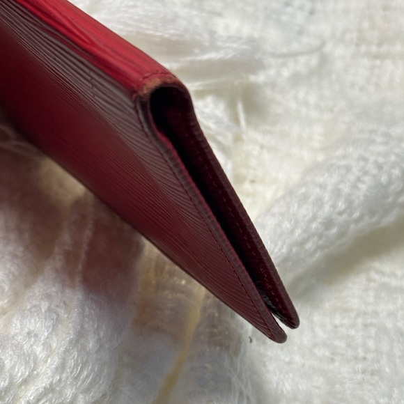 Louis Vuitton Red Textured Wallet ID card case epi leather - Picture 7 of 9